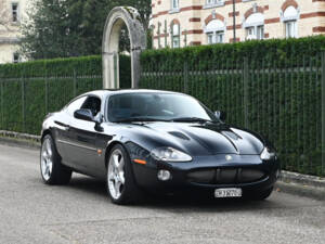 Image 2/51 of Jaguar XKR (2002)