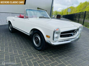 Image 10/20 de Mercedes-Benz 280 SL (1970)