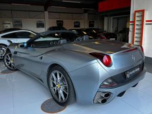 Image 10/50 of Ferrari California 30 (2014)