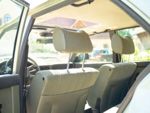 Image 53/63 of BMW 528i (1984)