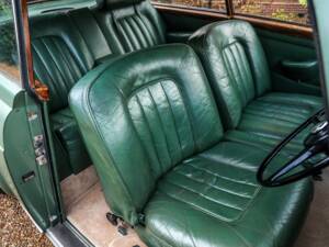 Image 31/43 of Bentley S 2 Continental (1961)