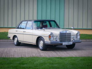 Image 8/34 de Mercedes-Benz 280 SE (1969)