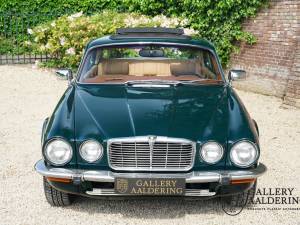 Immagine 5/50 di Jaguar XJ 6 L 4.2 (1975)