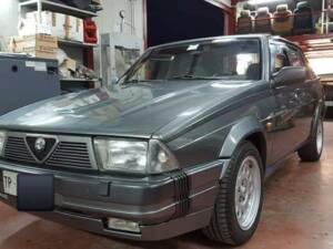 Image 1/10 de Alfa Romeo 75 3.0 V6 (1991)