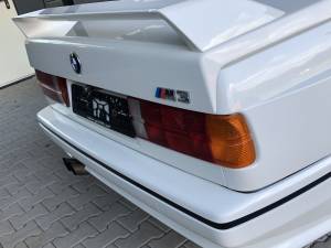 Image 25/27 of BMW M3 (1987)