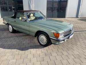 Afbeelding 4/31 van Mercedes-Benz 500 SL (1987)