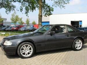 Imagen 4/7 de Mercedes-Benz 300 SL (1991)