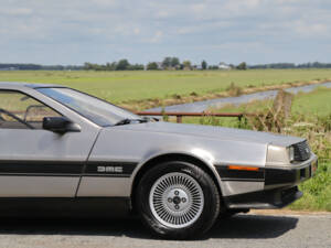 Image 12/32 of DeLorean DMC-12 (1981)