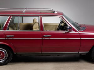 Bild 7/43 von Mercedes-Benz 230 TE (1985)