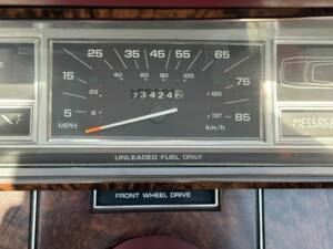 Bild 6/6 von Chrysler Le Baron (1985)