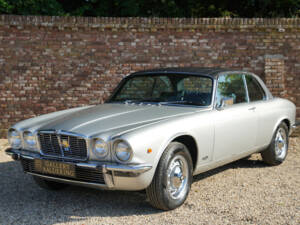 Bild 14/50 von Jaguar XJ 6 C 4.2 (1975)