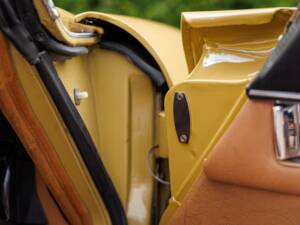 Bild 17/40 von Daimler Sovereign 4.2 (1976)