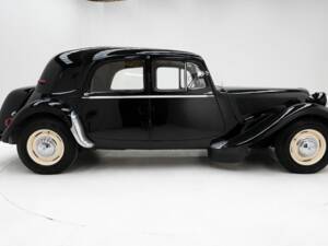 Imagen 9/15 de Citroën Traction Avant 15&#x2F;6 (1953)