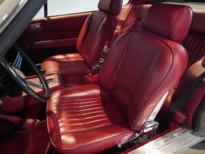 Bild 9/22 von Aston Martin DBS V8 (1971)