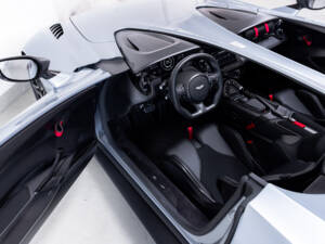 Bild 9/47 von Aston Martin V12 Speedster (2021)