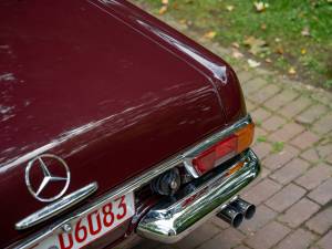 Image 20/59 of Mercedes-Benz 280 SL (1971)