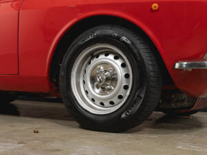 Image 11/37 of Alfa Romeo 2000 GT Veloce (1973)
