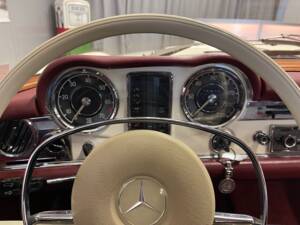 Bild 15/19 von Mercedes-Benz 280 SL (1968)