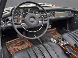 Afbeelding 16/25 van Mercedes-Benz 280 SL (1968)