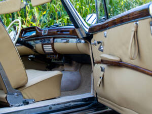 Bild 11/19 von Mercedes-Benz 220 SE Cabriolet (1960)