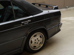 Image 45/83 of Mercedes-Benz 190 E 2.3-16 (1984)