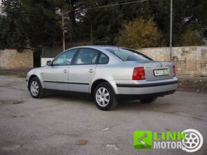 Bild 8/10 von Volkswagen Passat Variant 1.9 TDI (1998)