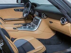 Image 14/20 of Mercedes-Benz SLS AMG Roadster (2011)