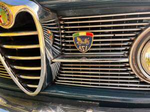 Image 16/22 de Alfa Romeo 2600 Sprint (1963)