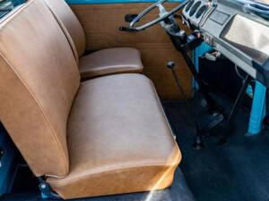Image 4/5 de Volkswagen T2 Brasil Camper (1976)