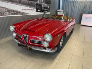 Image 2/14 of Alfa Romeo 2600 Spider (1963)