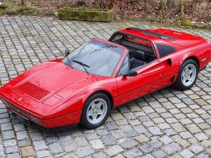 Image 6/19 de Ferrari 208 GTS Turbo (1988)