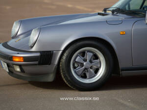 Bild 23/30 von Porsche 911 Carrera 3.2 &quot;25 Jahre 911&quot; (1988)