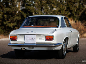 Bild 14/42 von Alfa Romeo Giulia 1600 Sprint GT Veloce (1967)