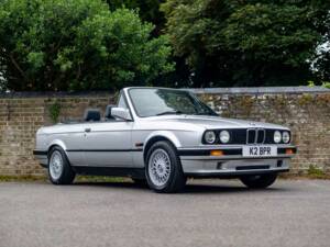 Image 3/15 of BMW 318i (1993)