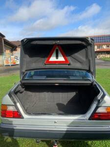 Imagen 9/9 de Mercedes-Benz 230 E (1990)