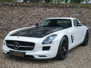 Image 45/50 of Mercedes-Benz SLS AMG GT &quot;Final Edition&quot; (2014)