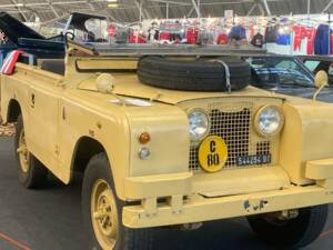 Image 3/49 of Land Rover 88 (1964)