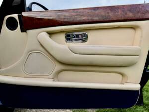 Imagen 28/50 de Bentley Arnage Green Label (1999)