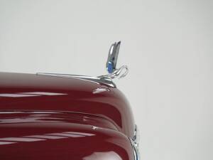 Image 11/15 of Packard Eight Station Sedan (1947)