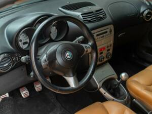 Immagine 15/37 di Alfa Romeo GT 2.0 JTS (2005)