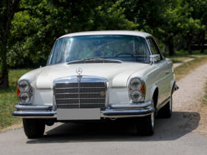 Image 43/50 of Mercedes-Benz 280 SE 3,5 (1970)