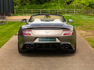 Image 11/97 of Aston Martin Vanquish S Volante (2018)