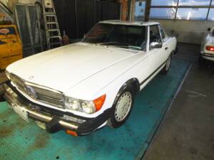 Imagen 2/18 de Mercedes-Benz 560 SL (1988)