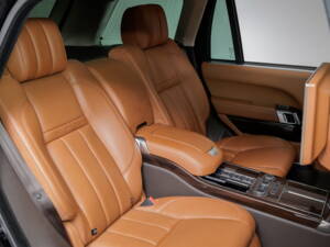 Bild 24/34 von Land Rover Range Rover Autobiography SDV8 (2015)