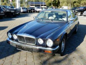 Bild 24/27 von Daimler Double Six (1991)
