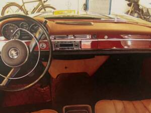 Image 6/6 of Mercedes-Benz 250 SE (1967)