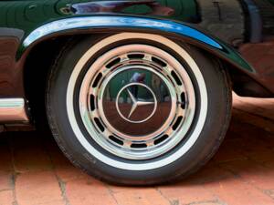 Image 98/188 of Mercedes-Benz 280 SE 3,5 (1971)