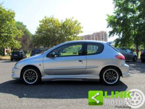 Imagen 10/10 de Peugeot 206 2.0 (2000)