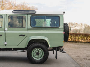 Bild 29/37 von Land Rover Defender (2016)