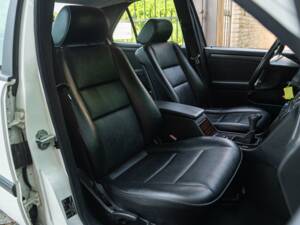 Bild 23/50 von Mercedes-Benz C 200 Kompressor (1996)
